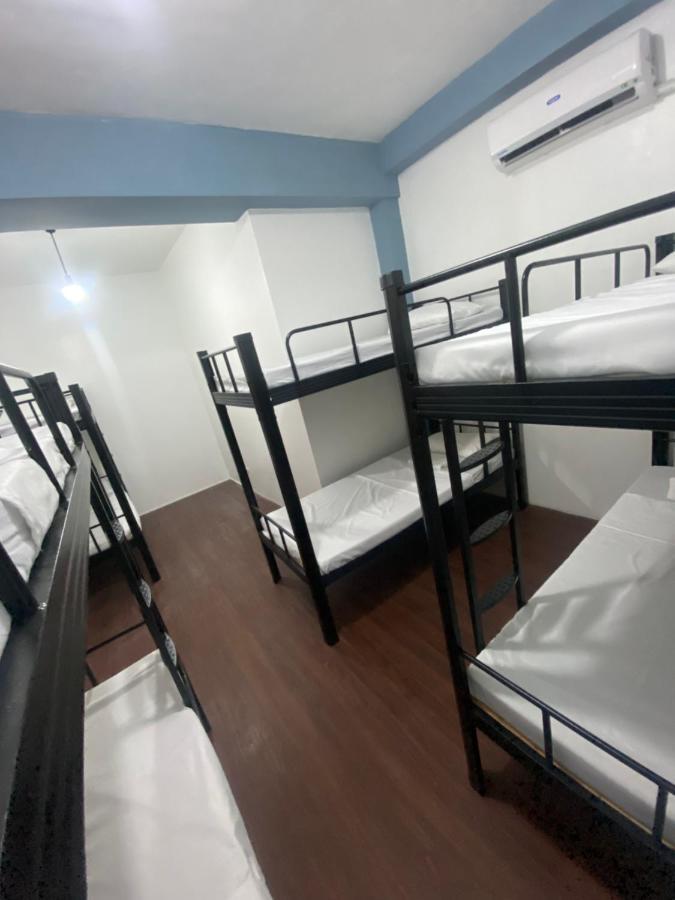 Lime Lite Manila Hostel Makati City Esterno foto