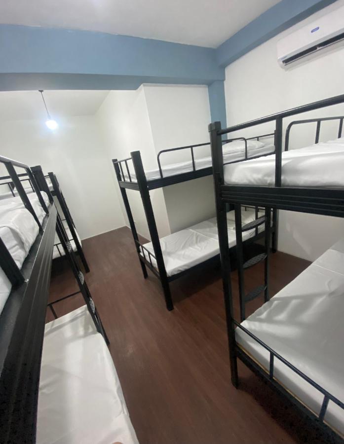Lime Lite Manila Hostel Makati City Esterno foto