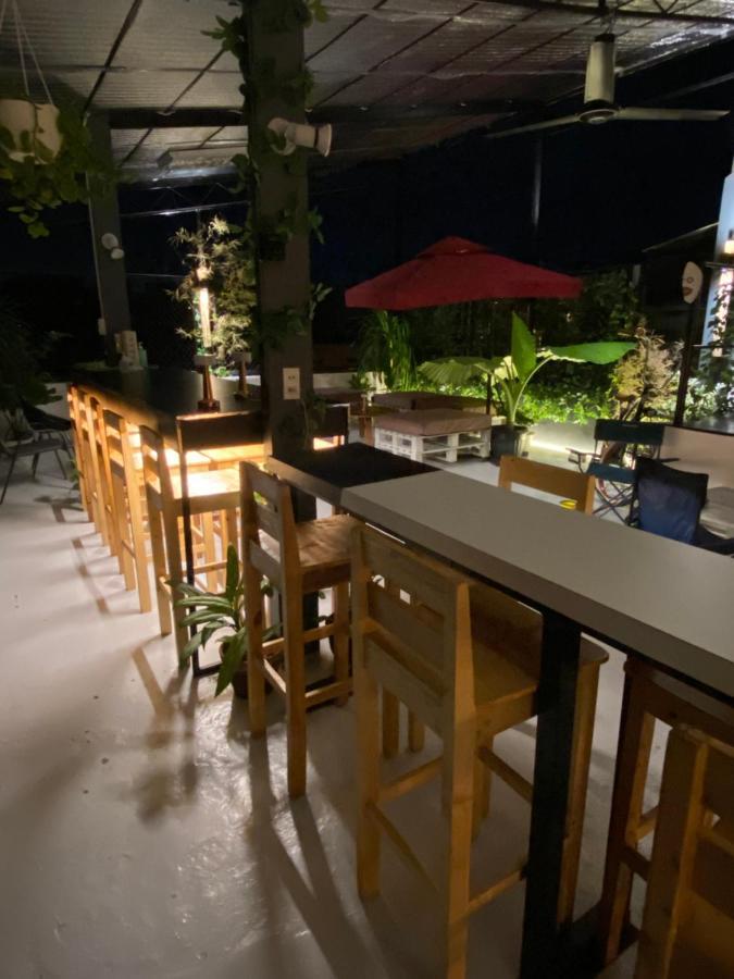 Lime Lite Manila Hostel Makati City Esterno foto