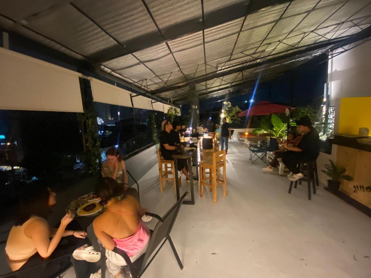 Lime Lite Manila Hostel Makati City Esterno foto