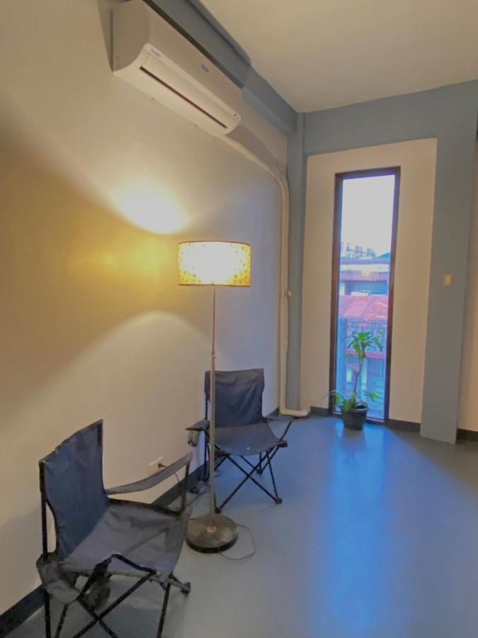 Lime Lite Manila Hostel Makati City Esterno foto