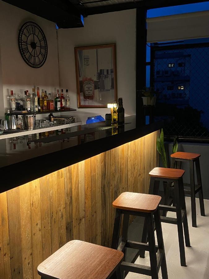 Lime Lite Manila Hostel Makati City Esterno foto