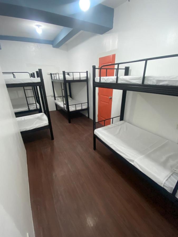 Lime Lite Manila Hostel Makati City Esterno foto