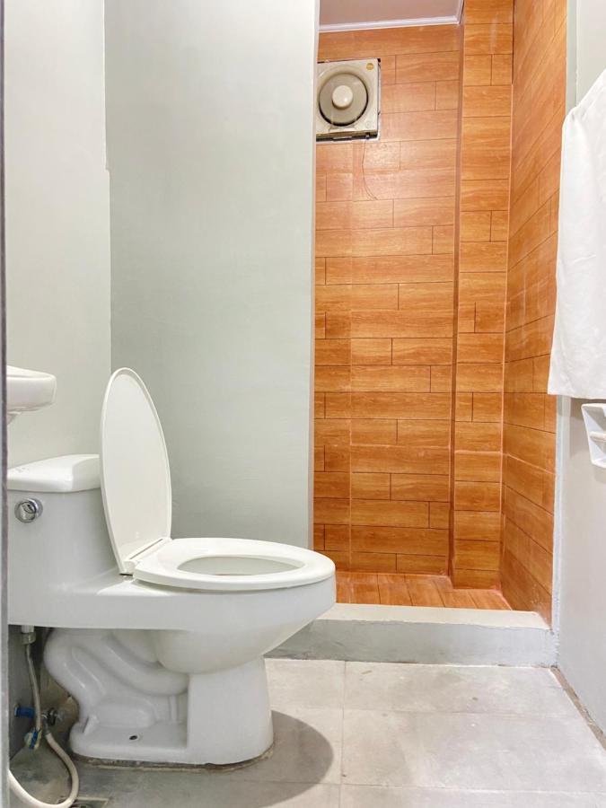 Lime Lite Manila Hostel Makati City Esterno foto